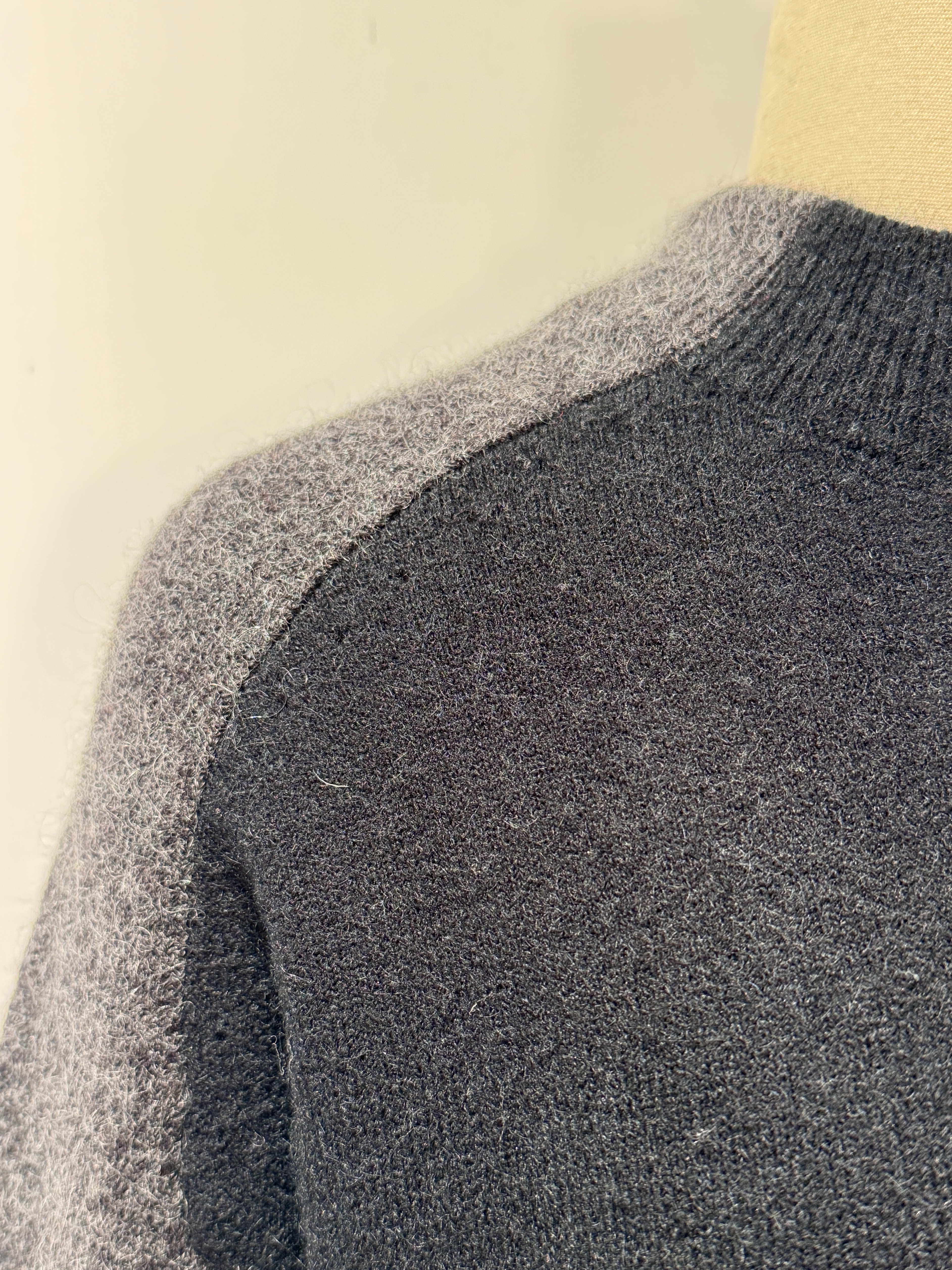  Women's Raglan Sleeve Pullover