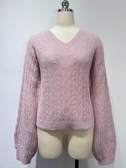 Cable-knit Seamless Sweater
