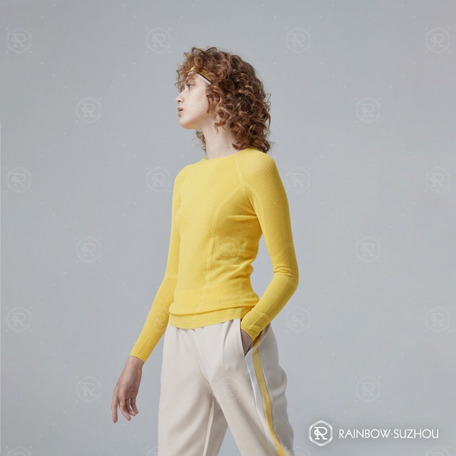 Functional Seamless Pullover