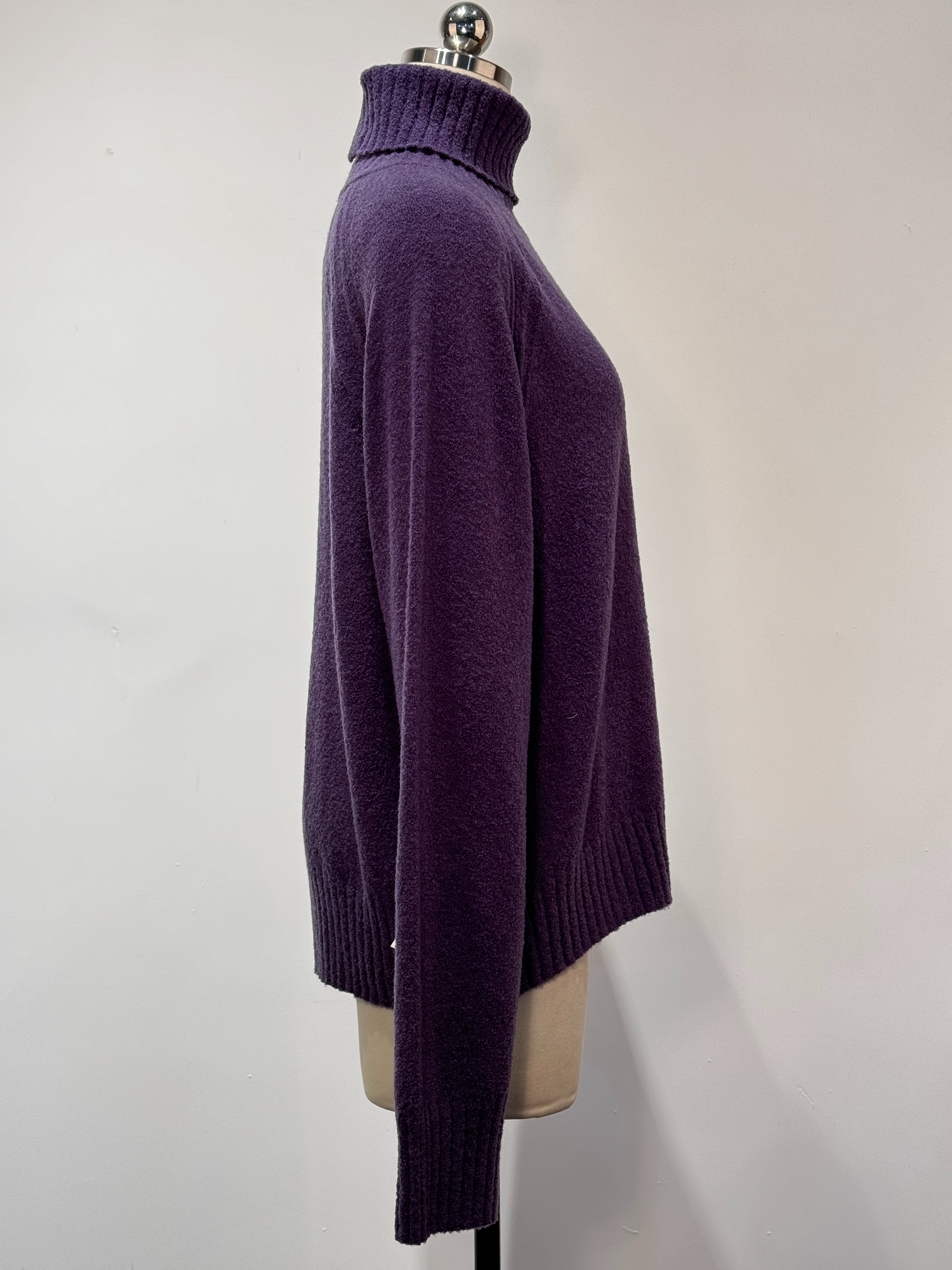 Raglan Sleeve Turtleneck Seamless Knit Pullover