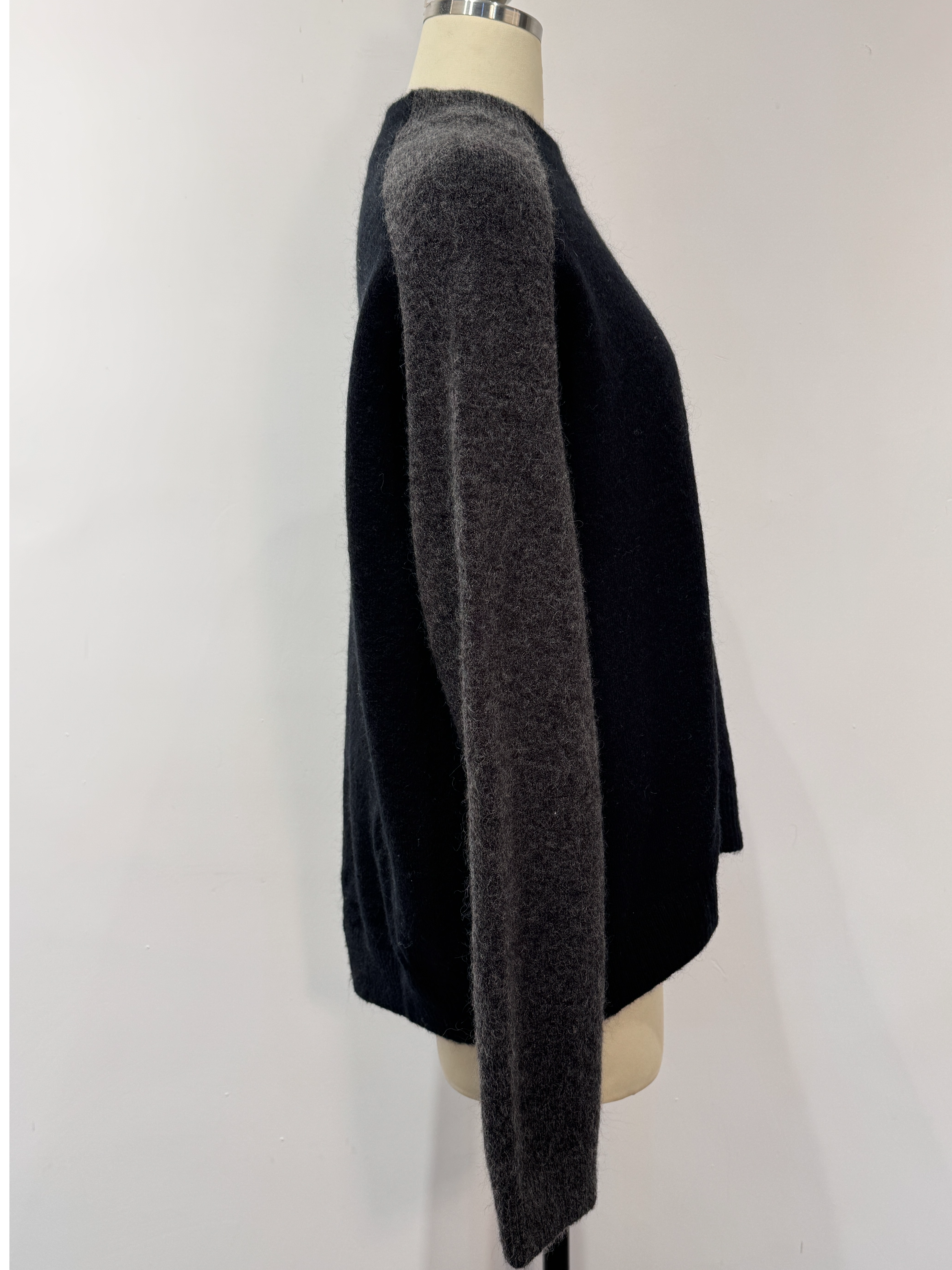 Women's Raglan Sleeve Pullover