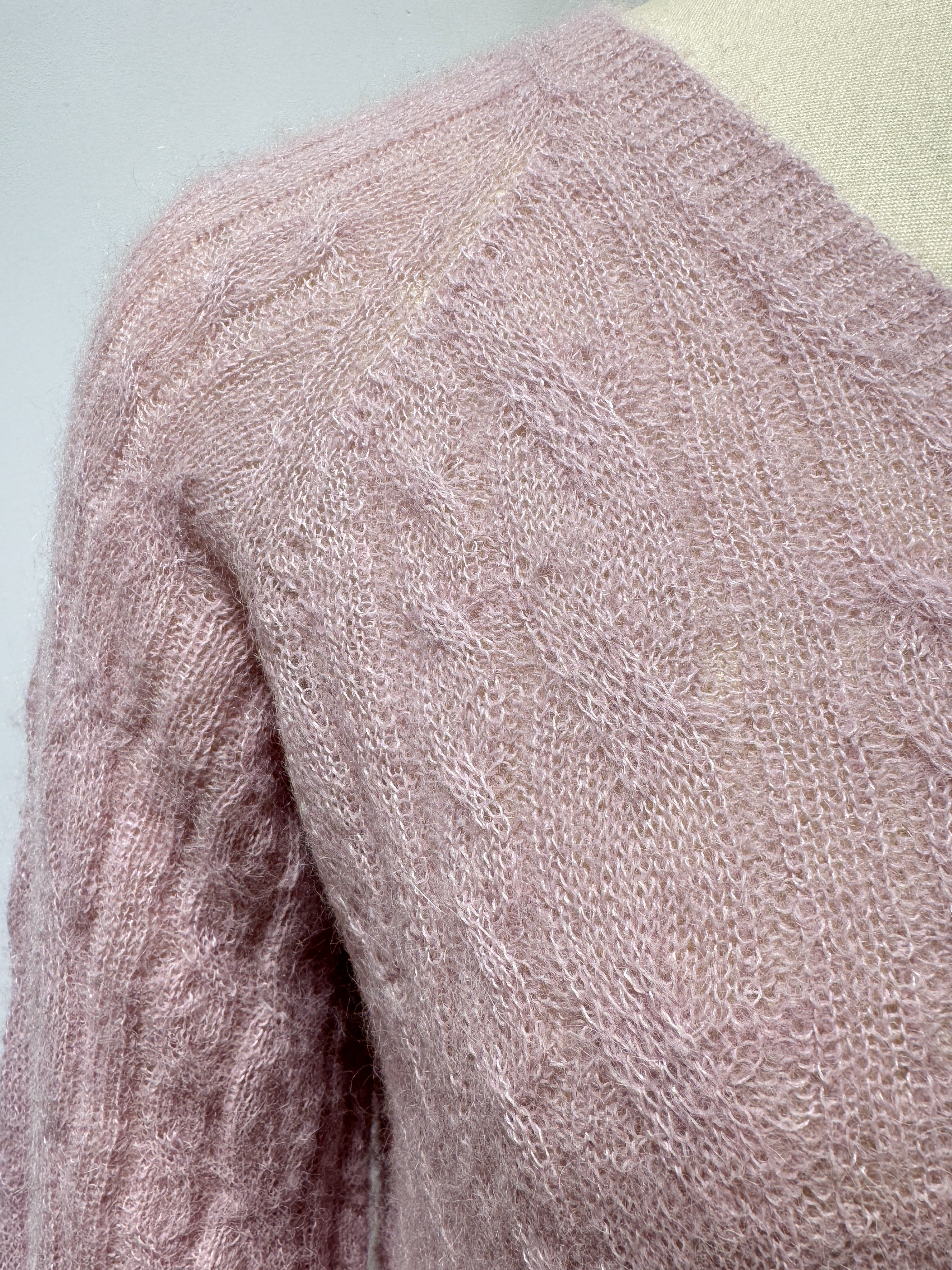 Kabelknochen nahtloser Pullover