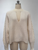 Nahtloser Strick-Pullover mit V-Ausschnitt