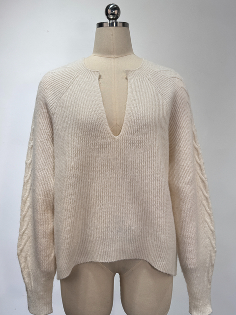 Seamless Knit V-neck Pullover