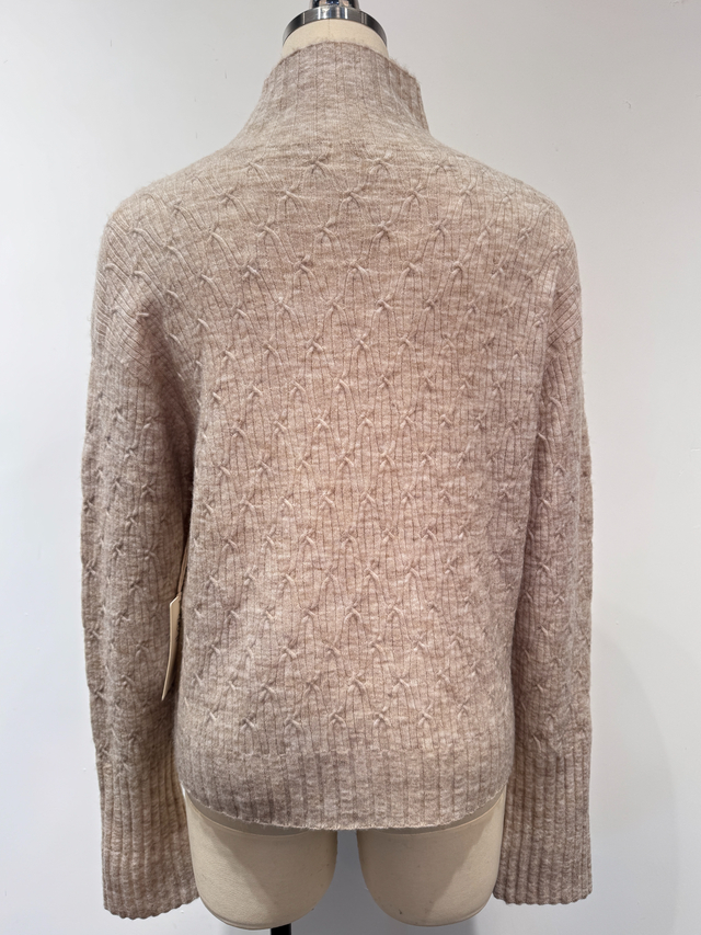 Seamless self-designed Sweater