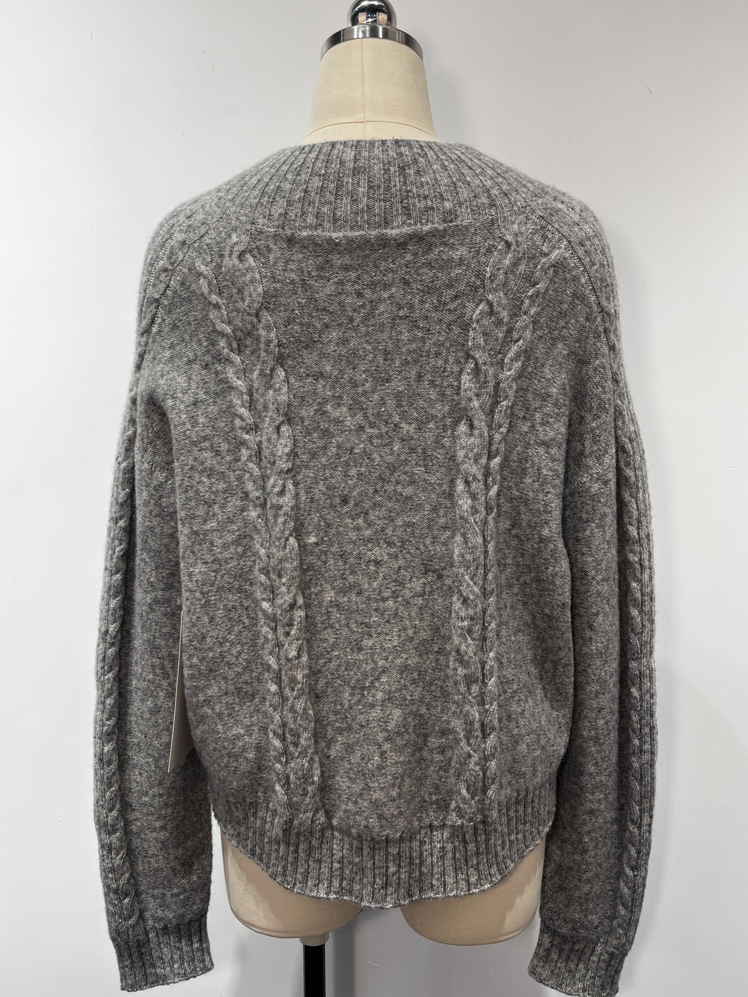 Blend Cable-knit Seamless Sweater