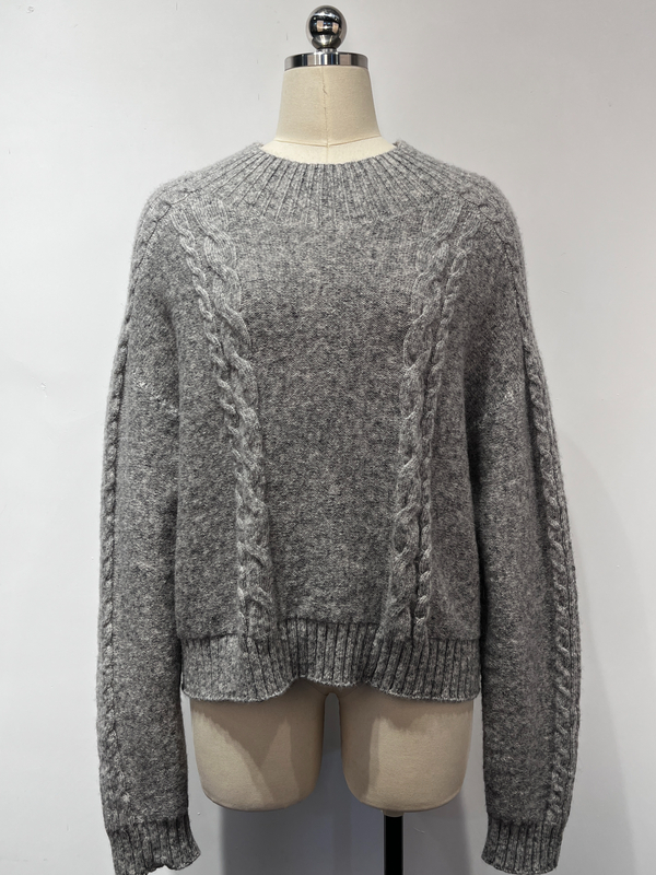 Blend Cable-knit Seamless Sweater