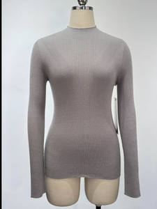 Schlanker Pullover nahtloser Wollmischung