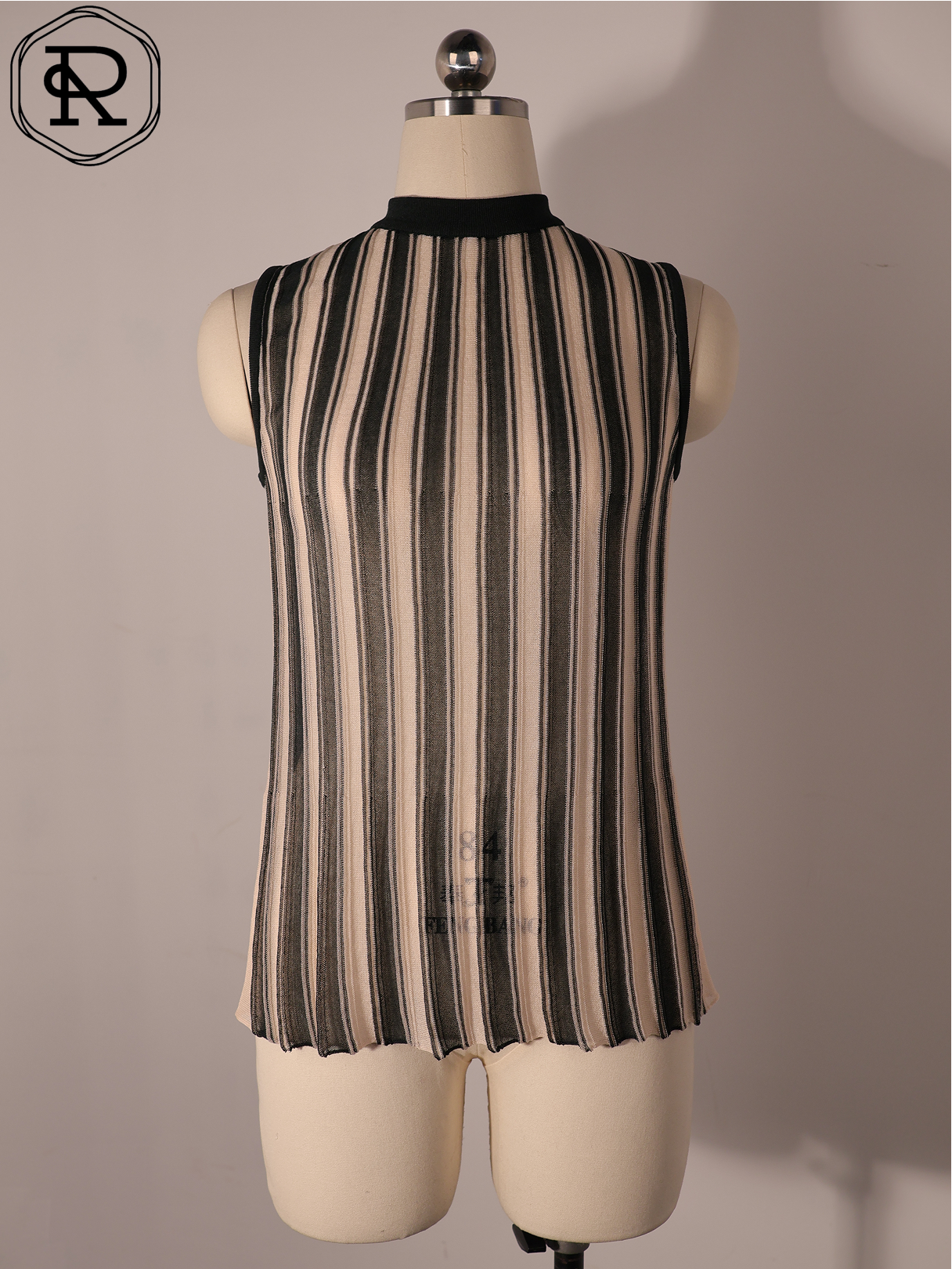 Vertikal gestreiftes Oberteil aus Pointelle-Strick mit Stehkragen