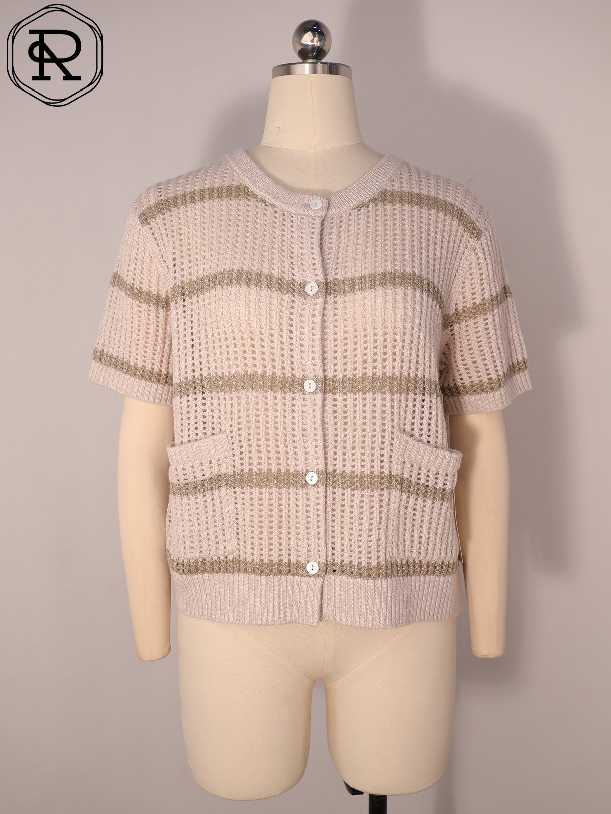 Gestreifter Pointelle-Kurzarmstrick-Cardigan mit Taschen